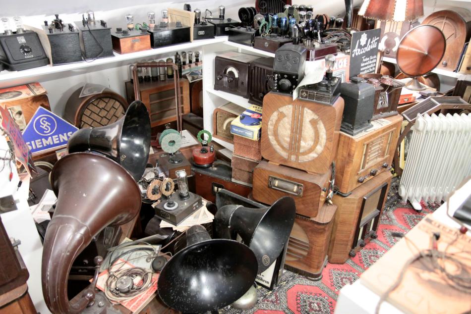 Sammlung alter Radios von Jörg Chowanetz